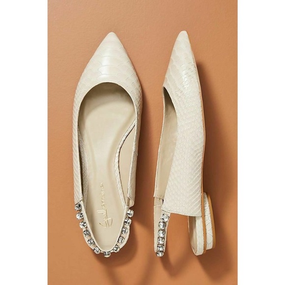 Anthropologie Shoes - Anthropologie Guilhermina faux snakeskin nude flat Shoes